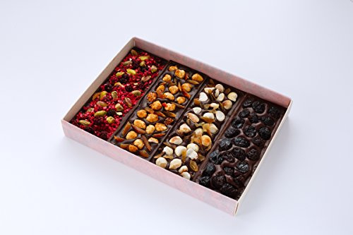 Gift Box of 4 Dark Chocolate Bars with Fruits and Nuts