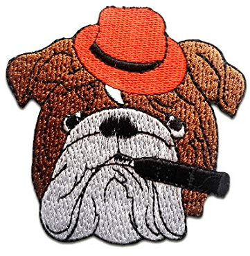 Catch the Patch Hund mit Zigarette - (Größe: 7,4 x 7,5 cm) – Kultige Aufnäher zum Aufbügeln & Aufnähen – Für Jacken, Rucksäcke, Shirts & Cosplay – Ein Must-have für DIY-Fans