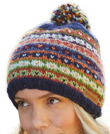 Pachamama kvinnor ullmössa mössa tofs mössa fleece fodrad handstickad fläckig rand blå flerfärgad en storlek handgjord extra varm rättvis handel, BLÅ, one size