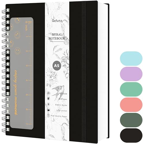 Qefuna Carnet à pois A5, Bullet Dot Journal, Cahier à spirales 300 pages, papier encreur 100g/M², couverture rigide en PVC, avec règle, pochettes extensibles, bandes élastiques, 14,5 x 21 cm-Noir