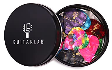 Guitar Lab - Plektren für Gitarre mit Geschenkbox - Gitarrenzubehör, 18 Stück, Plektren aus Celluloid für Elektrische, Akustische, Bass oder Ukulele Gitarre, 0.46mm, 0.71mm und 0.96mm