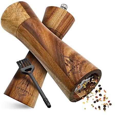 Schwarzwald Spirit - Macinasale e macinapepe in legno con meccanismo in ceramica + pennello per la pulizia gratis - Set saliera e pepiera ricaricabili, Legno, marrone