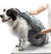 Tuff Pupper Schnelltrocknendes Handtuch für Hunde | Ultra saugfähiges Mikrofaser-Shammy | Extra große Größe 85 x 35 cm für alle Rassen | Bequeme Eingrifftaschen | Verwendung im Innen- und Außenbereich