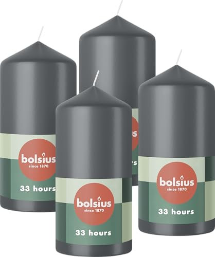 Bolsius Glatte Stumpenkerzen - Anthrazit - 4 Stück - 12 x 6 cm - Dekorative Haushaltkerzen - Länge Brenndauer 33 Stunden - Unparfümierte - Enthält Natürliches Pflanzenwachs - Ohne Palmöl