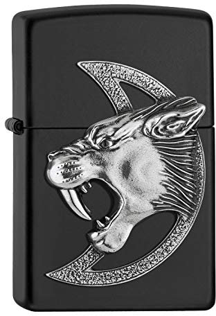 ZIPPO – Sturmfeuerzeug, Sabre-Toothed Tiger, Emblem Attached, Black Matte, nachfüllbar, in hochwertiger Geschenkbox