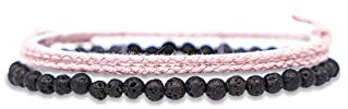 Made by Nami 2-Pack Surfararmband för Dam & Herr – 100% Vattentåliga & Handgjorda – Bohemiskt Tygarmband med Pärlor – Sommar Smycken (Rött Tyg & Lavasten)