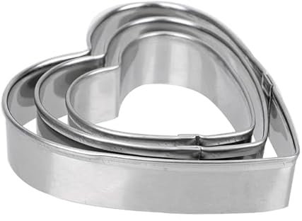 GOOD STUFF Lot de 3 moules à biscuits en acier, moules en forme de cœur en 3 tailles différentes.