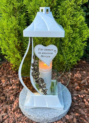 Lámpara para tumba con forma de corazón con texto en inglés Für immer in unseren Herz, color blanco, 38 cm de altura, incluye vela LED sin base