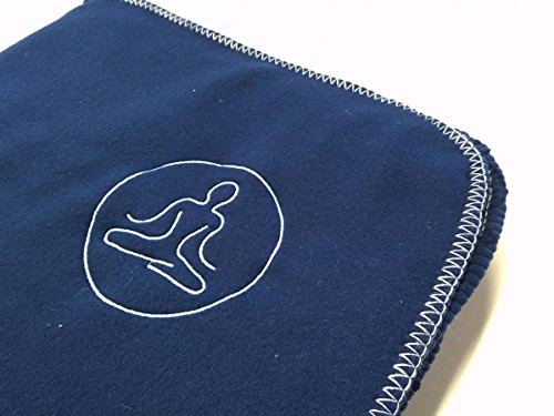 Lanovenanube - Manta de Yoga y relajación 140x220 Color Azul Marino Tejido Polar con Bordado y Acabado Pespuntes Ganchillo