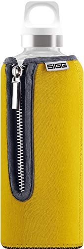 SIGG Stella Yellow, Glas-Trinkflasche mit Neoprenüberzug, 0.5 L, Hitzebeständig, BPA Frei, Gelb