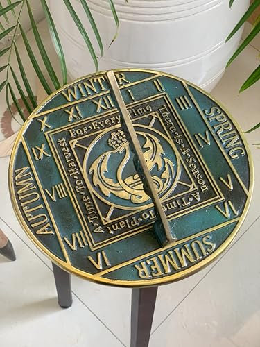 IOTC ARMOURY Messing-Sonnenuhr für den Garten, Haus- und Gartendekoration, massives Messing mit Grünspan-Highlights – Geburtstagsgeschenk, Hochzeitsgeschenk, Paar-Geschenk, Sonnenuhr