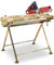 Vigevee Sägebock mit Kettensägenhalterung für Brennholz, Kettenschutz, 81x72x78,5 cm, Sägeständer klappbar, bis 150 kg, Geeignet für Sägewerke Werkstätten