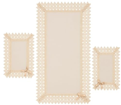 Corredocasa Set di 3 Centrini Tavola Art. Giada in Tessuto Misto Lino con Pizzo di Macramè Manifattura Italiana, Runner Centrotavola per Camera da Letto e Salone (Biscotto, Tris Centrini)