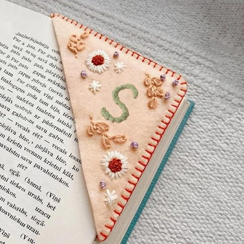 Litthing Hand Embroidered Corner Bookmark, 26 Letters Personalised Seasons Felt Triangle Bookmarks Gifts for Book Lovers Men Women