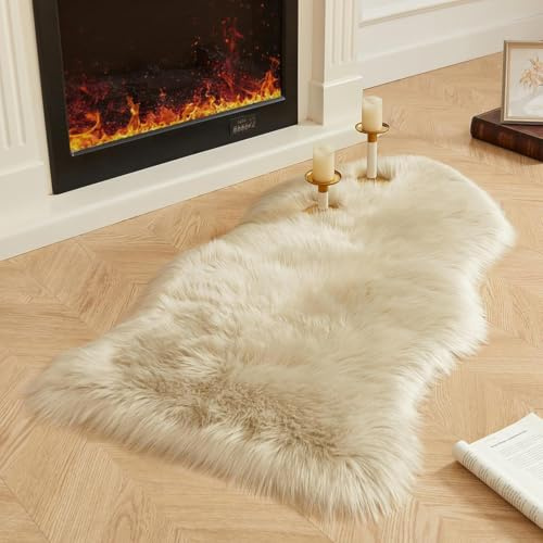 JXLOULAN Faux Schaffell Teppich Beige 75x120 cm, Weicher Flauschiger Longhair Fell Lammfellimitat Teppich für Wohnzimmer Deko Stühle Sofa Schlafzimmer