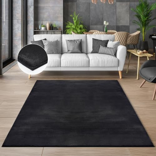 the carpet Cosy kuschelig Warmer Fellteppich, weich und elegant, waschbar und Fußbodenheizung geeignet, Öko-Tex Zertifiziert, Schwarz, 160 x 220 cm