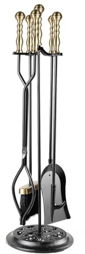 ATiyyo 5 Stück Kaminwerkzeuge Sets Schmiedeeisen Brennholz Kit mit Griff Langlebiges Werkzeugset und Halter für Feuerstelle Ständer Indoor Zange Schaufel Schürhaken Bürste Brennholz Zubehör (Messing)