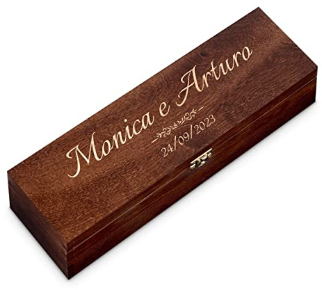 Maverton Scatola Portabottiglie Personalizzata - per 1 Bottiglia di Vino da 0,7 l - in Legno di Pino - Marrone Scuro - Incisione Laser - per le coppie - regalo di Natale - Coppia