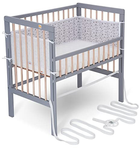 FabiMax Baby Beistellbett für Boxspringbett, TÜV geprüft 2022, inkl. Matratze und Nestchen aus Netzstoff, Buche massiv grau/Natur, Classic/graue Sterne auf weiß
