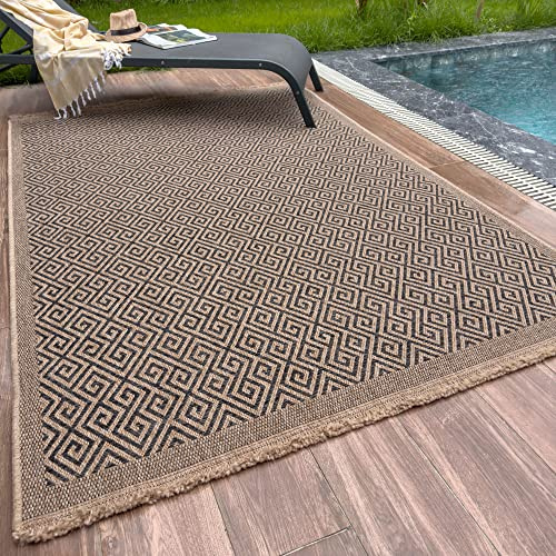 THE RUGS Nature Collection Outdoor Rug – Indoor/Outdoor Tona Border Area Rug for Patio, Deck, Garden, Kitchen, Bathroom or Living Room (Greek Key-Dark Grey, 120 x 170 cm)