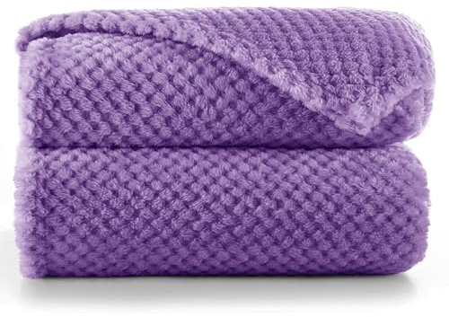 DecoKing Kuscheldecke 70x150 cm violett Decke Microfaser Wohndecke Tagesdecke Fleece weich sanft kuschelig skandinavischer Stil lila Henry