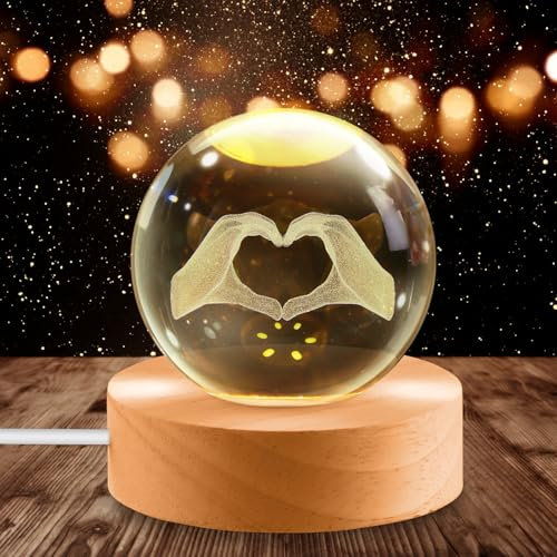 Litinliv Lampada Sfera di Cristallo 3D, Luce Notturna Cuore Inciso Laser con Base in Legno, Luce LED Multicolore USB, Regalo Romantico per Fidanzata, Fidanzato, Decorazione per Camera da Letto