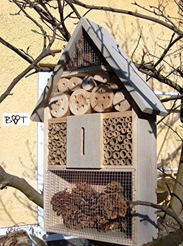 Insektenhotel, KOMPLETT mit Schmetterlingshaus hellgrau weiss grau Holz Lasur Nistkasten Brutkasten Insekten XXL Insektenhäuschen - biologischer ökologischer natürlicher Pflanzenschutz - ökologische biologische natürliche Blattlausbekämpfung - Insektenhaus zum Hängen und Aufstellen - Tolle Farbwahl – Marienkäferhaus Marienkäfer Marienkäferkasten Schmetterlingshaus Schmetterlinge Gartendeko