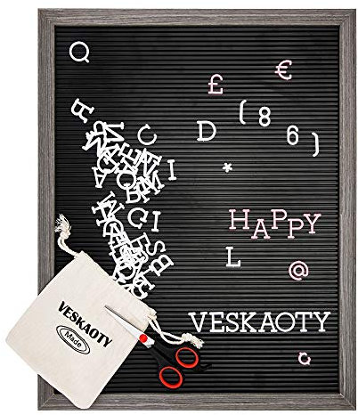 Veskaoty Buchstabenbrett aus Kunststoff mit 376 Buchstaben, Zahlen und Symbolen, 40,6 x 50,8 cm, veränderbare Nachrichtentafel mit Holzrahmen, Wandhalterung, Schwarz und Grau
