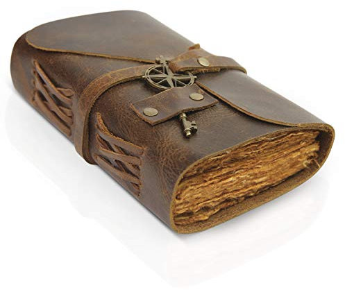 WANDERINGS Vintage Notizbuch Leder - 10 x 15cm - Kleines, Antikes Handgemachtes Leder Notizbuch Mit Büttenrandpapier - Perfekt Zum Schreiben, Als Notizbuch, Reisetagebuch, Tagebuch Für Erwachsene