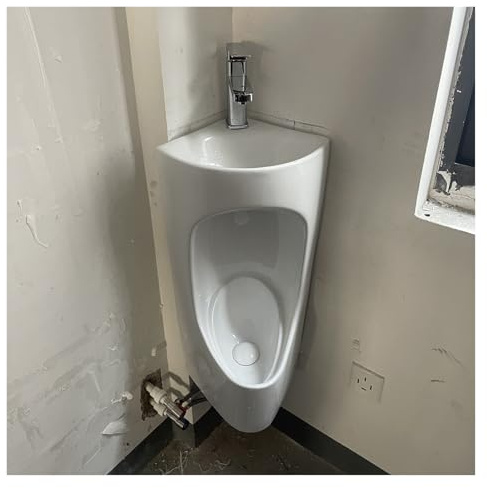Orinatoio in ceramica da uomo, deviatore di urina da parete con lavandino, design ad angolo commerciale per casa, capannone, cortile, camper, funzione anti-spruzzo, soluzione salvaspazio