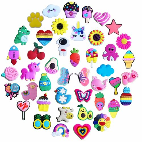 Nityunn Breloques de chaussures pour sabots, décorations de chaussures de dessin animé, accessoires pour sandales, fête de Noël, cadeaux d'anniversaire pour garçons et filles (50 pièces)