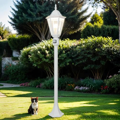 Licht-Erlebnisse Wegeleuchte mit Bewegungsmelder Glas Aluminium in Weiß-Gold IP44 Garten 112,5 cm E27 Laterne Rustikale Stehlampe Mastleuchte Außen BRISTOL