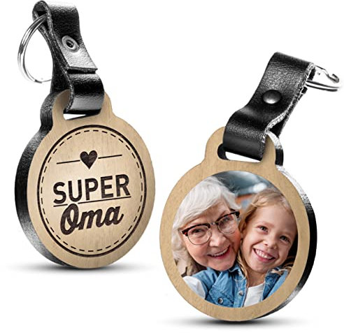 schenkYOU Premium „Super Oma“ - Foto-Schlüsselanhänger aus Eichenholz mit dunklem Echtleder und Gravur - personalisierte Geschenkidee zu für Muttertag