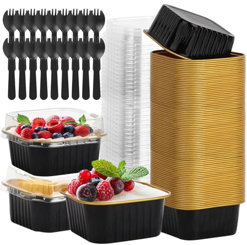 Hikrxya Paquete de 60 mini moldes para hornear pasteles con tapas y cucharas, 150 ml, reutilizables, cuadrados, de aluminio, para postre, pan, boda, picnic, fiesta de cumpleaños, color negro y dorado