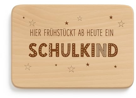 Hier frühstückt ab heute ein Schulkind - Engraved Breakfast Board - Made of European Beech Wood - Bread Board for School Enrolment, Lunch Board for School Child - Made in Europe (Stars Motif)