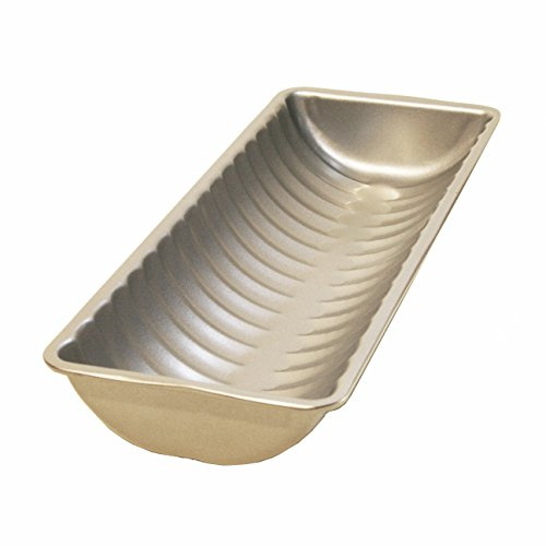 Almond Cake Pan by scandinavianshoppe