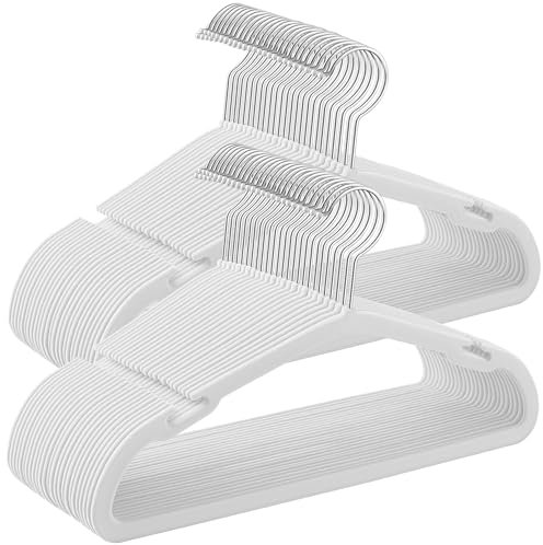 SONGMICS Kinderkleiderbügel 50er Set, 35 x 20 cm, Baby-Kleiderbügel für Kleiderschrank, Samtbügel rutschfest, Kleiderbügel Kinder, platzsparend, breite Schulterkerben, wolkenweiß CRF038W01