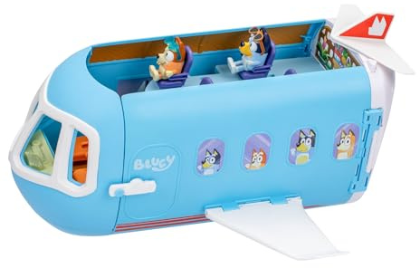 BlueY Set de Jeu modulable Avion 3 en 1, Transforme l’Avion en hôtel et en Bateau ! Set de Jeu Lieu de Vacances de 70 cm, Plus de 25 Sons et répliques, 15 éléments de Jeu, 2 Figurines Exclusives