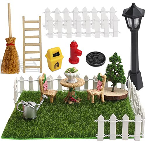 Miniature Jardin Ornements, 17 Pcs Décoration de Jardin Miniature, Accessoires de Micro-Paysage Lampadaire Arbre Mini Clôture Potager Herbe Artificielle, Kit d'Ornements Pour Décoration Maison Poupée