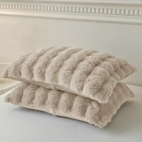 Velosso Alpine Faux Fur Pillowcase Pair, Ultra Soft Plush Ribbed Cushion Covers, Warm & Cosy Winter Bedroom Accessory, Luxury Faux Fur Texture, Machine Washable (Beige)