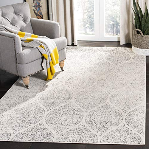 Safavieh Contemporary Rug for Living Room, Dining Room, Bedroom - Madison Collection, Short Pile, in Ivory and Silver, 155 X 229 cm