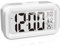 Joynine Réveil Numérique | Horloge Numérique Portable à Piles | Reveil Lumineux | Grand Écran LED | Fonction Snooze | Horloge avec Affichage Température et Date | Idéal pour Chambre et Bureau | Blanc