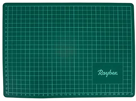 Rayher Hobby Rayher Schneidematte, selbstheilend, 60 x 45 cm, 3-lagig, Stärke 0,3 mm, robust und langlebig, Schneideunterlage, Arbeitsunterlage für Schneide-, Schreib- und Bastelarbeiten, 8923600