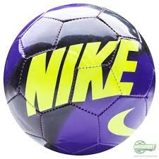 NIKE Miniball lila, bestens geeignet für Kinderhände, Gr. 1