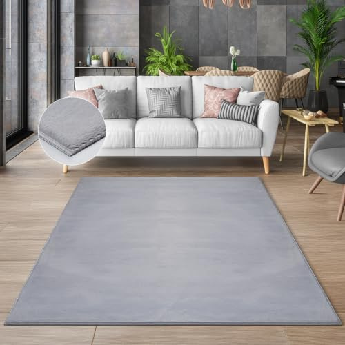 the carpet Cosy – Kuscheliger Fellteppich, Weich & Elegant, Waschbar und Für Fußbodenheizung Geeignet, Öko-Tex Zertifiziert, Hochwertiger Kunstfell Teppich, Grau, 160 x 220 cm