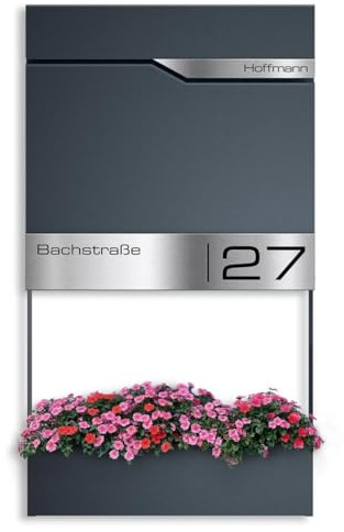 Metzler Briefkasten Anthrazit RAL 7016 mit Blumenkasten, Zeitungsfach und Hausnummer – Wandbriefkasten personalisiert Laser Gravur – Postkasten mit Namensschild wasserdicht & rostfrei | Siebert Frame