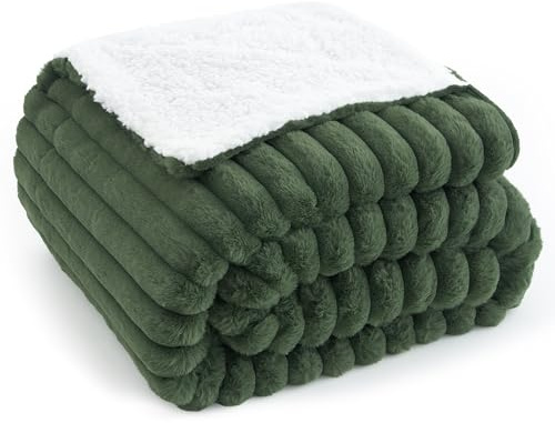 Tofinel Dicke Kuscheldecke Decke Flauschig 150x200 cm - Kleine Sherpa Decken Olivingrün & Sofadecke für Weihnachten,Imitat-Wolldecke,Tragbare Warme Fluffy Plaid als Wohnzimmer & Picknic Fleecedeck