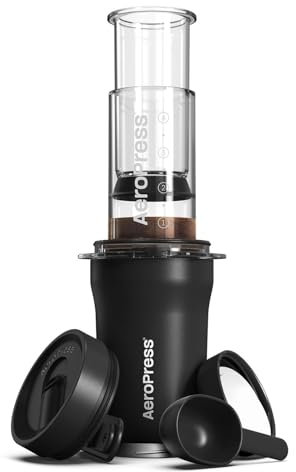 AeroPress Go Plus macchina da caffè portatile piccola, ideale per viaggio, campeggio & ufficio, French Press tutto-in-uno, macchina manuale espresso & pour-over, pronta in 2 min, Nero