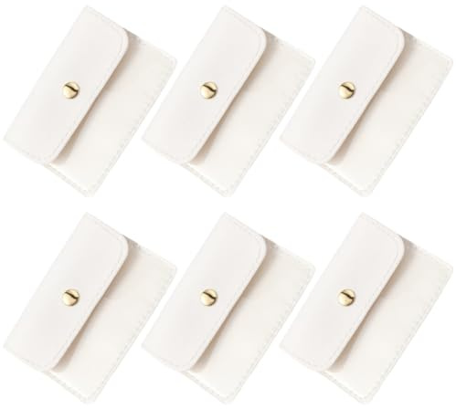 CALFOVERA Pochette à Bijoux en Cuir PU Mini Étui de Rangement Portable pour Cadeaux Organiseur de Poche en Microfibre Blanche avec Bouton Pression pour Bagues Colliers Bracelets Boucles d'oreilles
