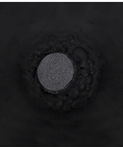 MAGS Schwarze Badebomben mit Brombeer Duft als Geschenkidee für Gothic Fans